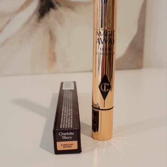 NEW - NEVER USED Charlotte Tilbury Magic Away Concealer- Shade 8 Medium - Picture 2 of 7